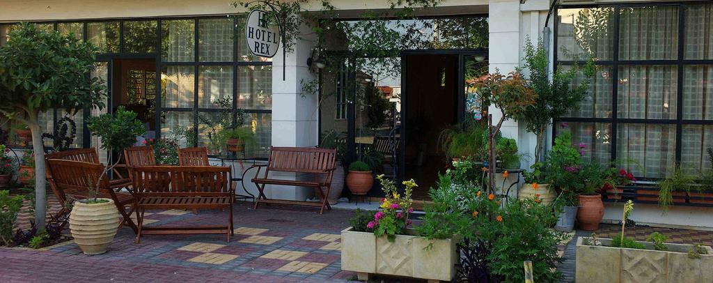 Rex Hotel - Bebeka'S Захаро Экстерьер фото
